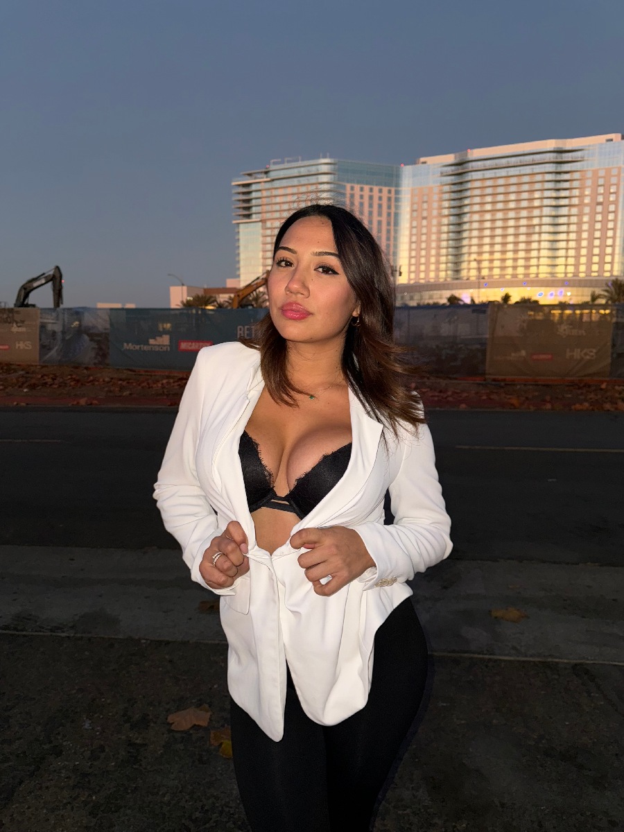 Take a pause and enjoy Ali Cruz — streaming from Marituba