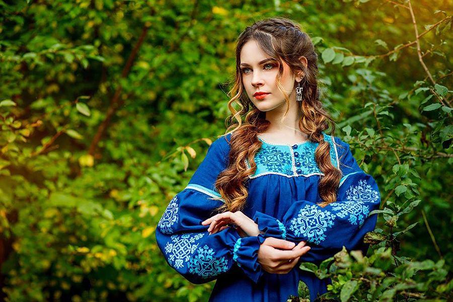 Sexy photo Women in Slavic costumes in Marituba