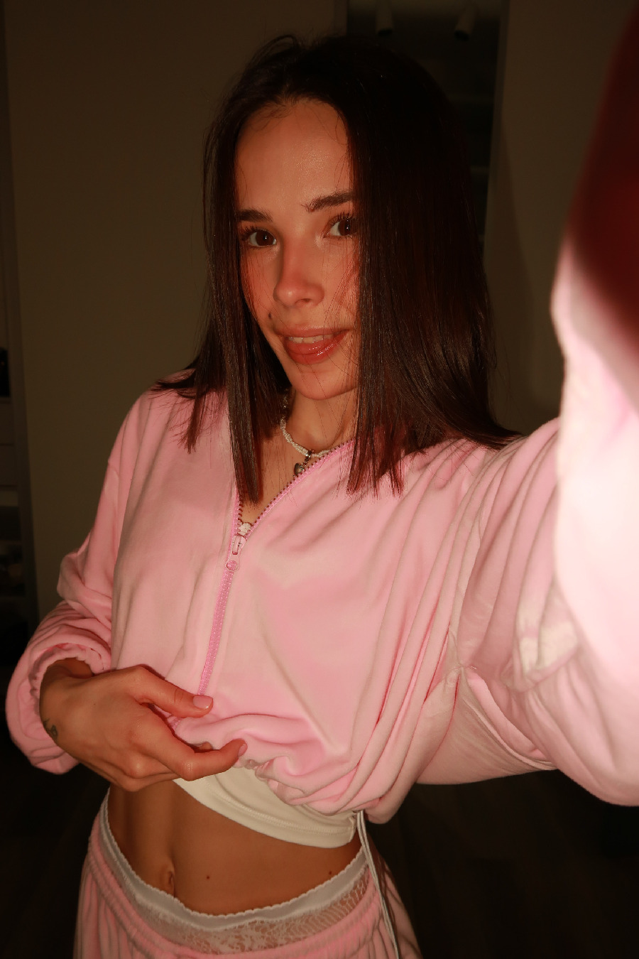 Tina brings the glow — live moments in Marituba